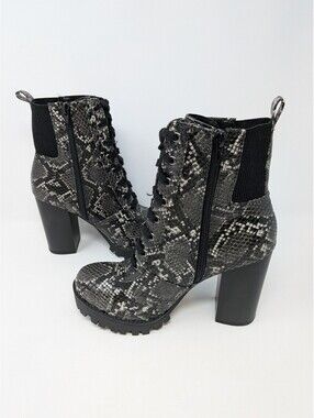 SODA Women’s Size 7 Gray Black Snakeskin Lace-Up Block Heel Ankle Boots